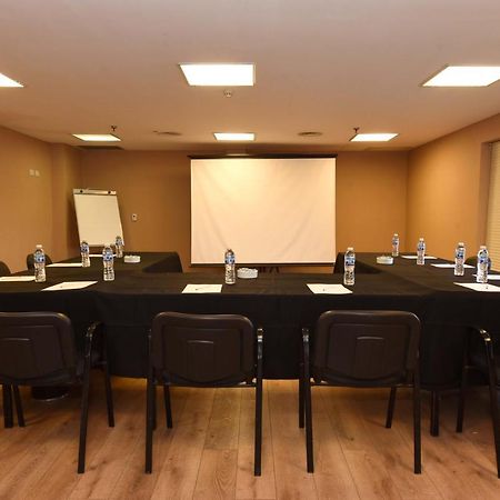 Howard Johnson Resort & Convention Center Ezeiza Luaran gambar