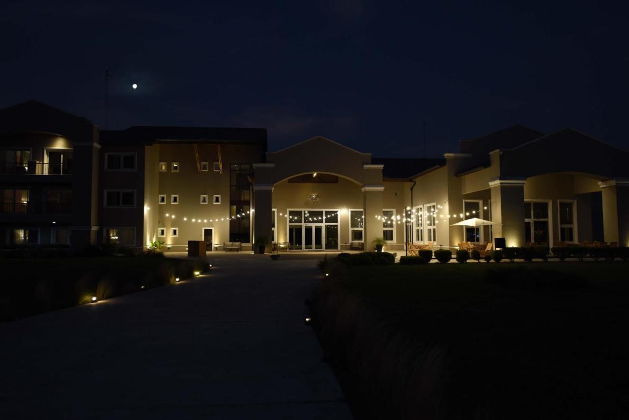 Howard Johnson Resort & Convention Center Ezeiza Luaran gambar